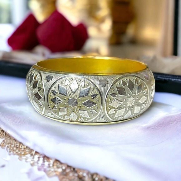 Two Tone Vintage Bangle Silver Tone and Brass Floral Snowflake Atomic Pattern - Picture 1 of 10
